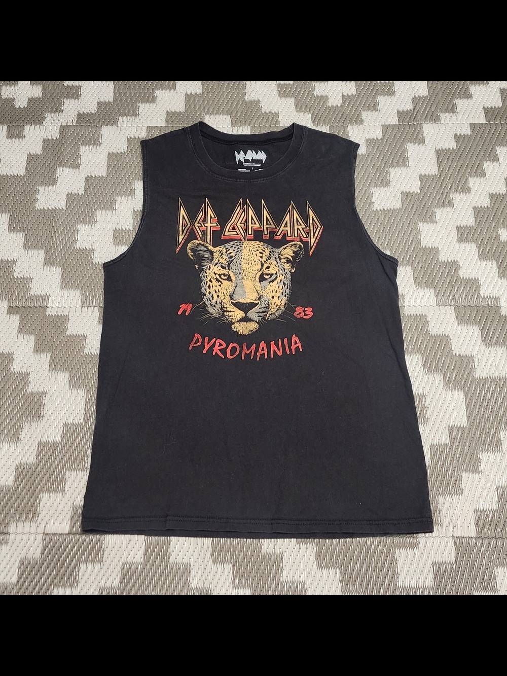Def Leppard "Pyromania" Graphic Muscle Tee